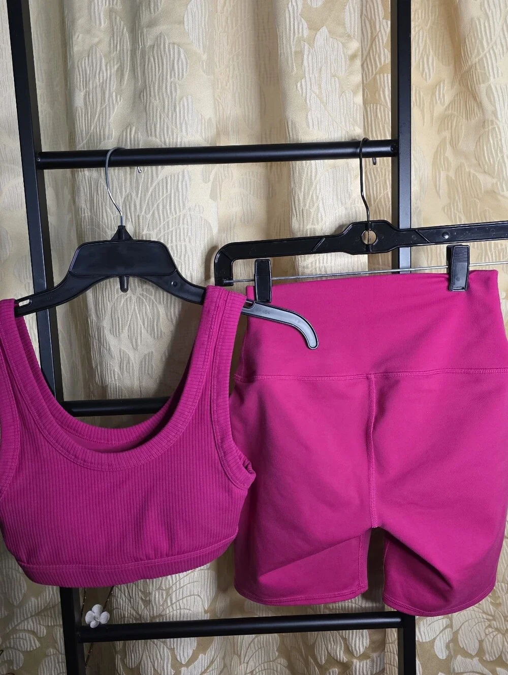 Alo Women Short And Sport Top Set